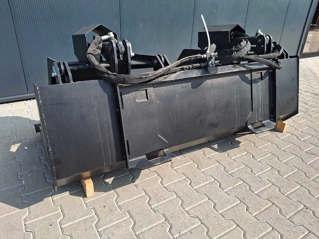 2025 rhino-cross 72 inch grapple bucket - afbeelding 6 van  12