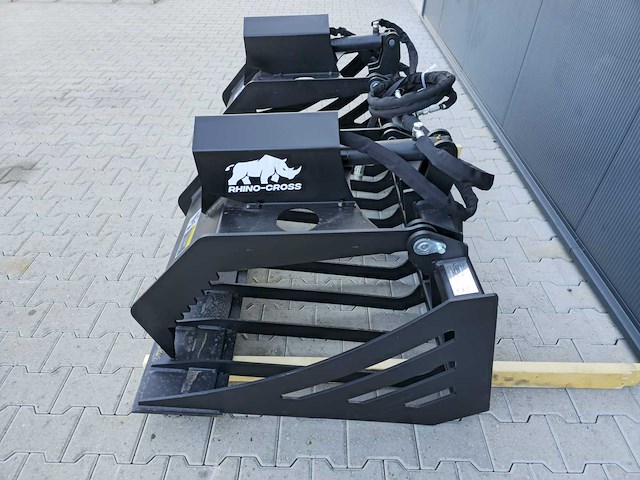 2025 rhino-cross 72 inch rock grapple bucket ten behoeve van schranklader - afbeelding 7 van  11