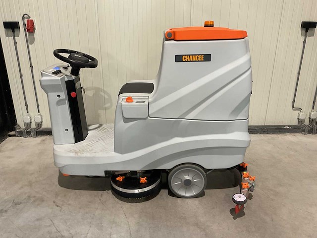 2025 rhino-cross chancee schoonmaakwagen - afbeelding 11 van  16