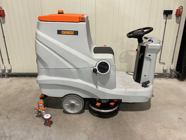 2025 rhino-cross chancee schoonmaakwagen - afbeelding 7 van  16