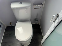 2025 rhino-cross-containers 1 deur en 3 ramen zwart 40ft hq/12 m - containerwoning / container office unit - afbeelding 16 van  35