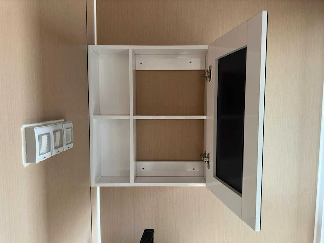 2025 rhino-cross-containers 1 deur en 3 ramen zwart 40ft hq/12 m - containerwoning / container office unit - afbeelding 14 van  35