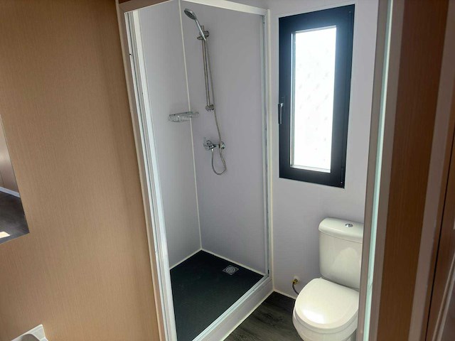 2025 rhino-cross-containers 1 deur en 3 ramen zwart 40ft hq/12 m - containerwoning / container office unit - afbeelding 25 van  35