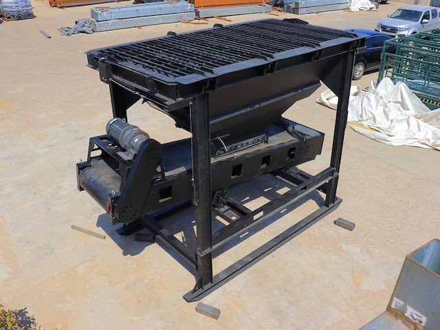 2025 rhino-cross doseerbak met transportband overig voertechniek - afbeelding 5 van  14