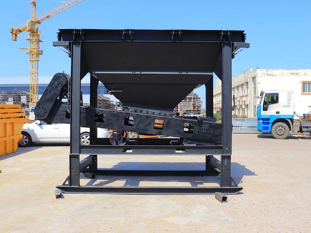 2025 rhino-cross doseerbak met transportband overig voertechniek - afbeelding 7 van  14