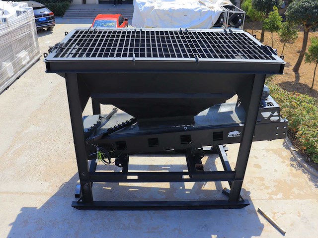 2025 rhino-cross doseerbak met transportband overig voertechniek - afbeelding 12 van  14