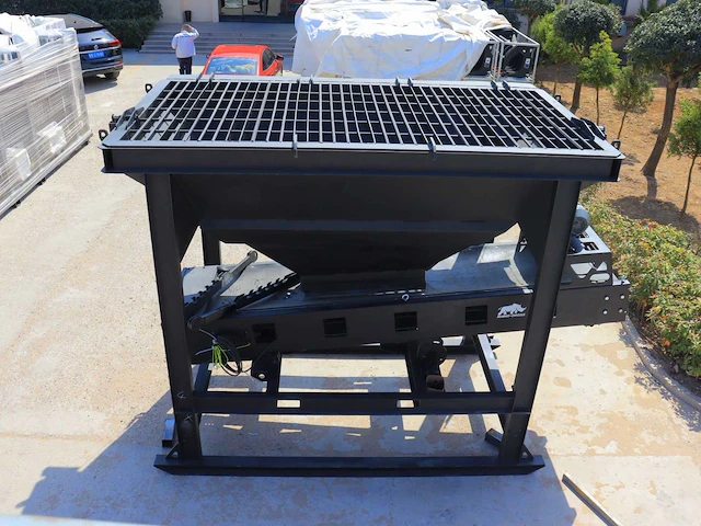 2025 rhino-cross doseerbak met transportband overig voertechniek - afbeelding 13 van  14