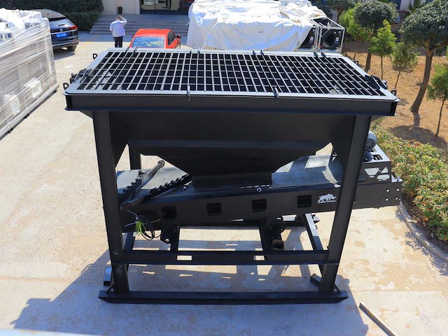 2025 rhino-cross doseerbak met transportband overig voertechniek - afbeelding 8 van  14