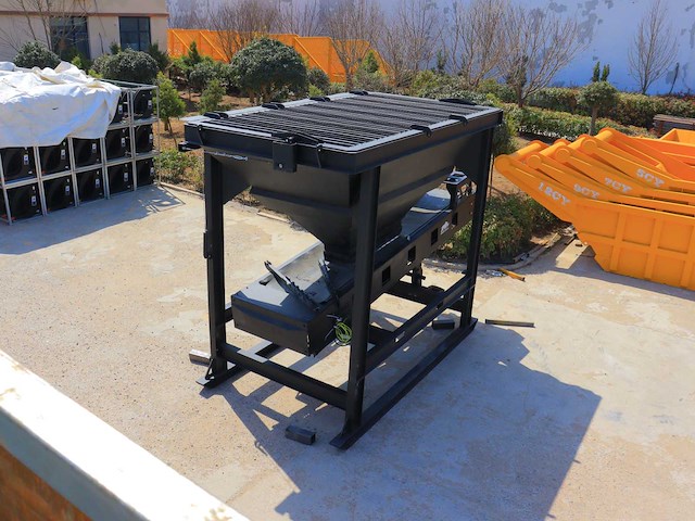 2025 rhino-cross doseerbak met transportband overig voertechniek - afbeelding 9 van  14