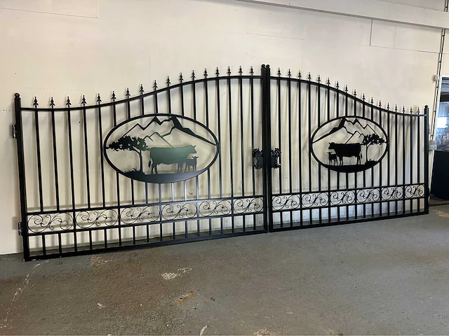 2025 rhino-cross-gates 596 cm koe stijl toegangspoort - afbeelding 1 van  4