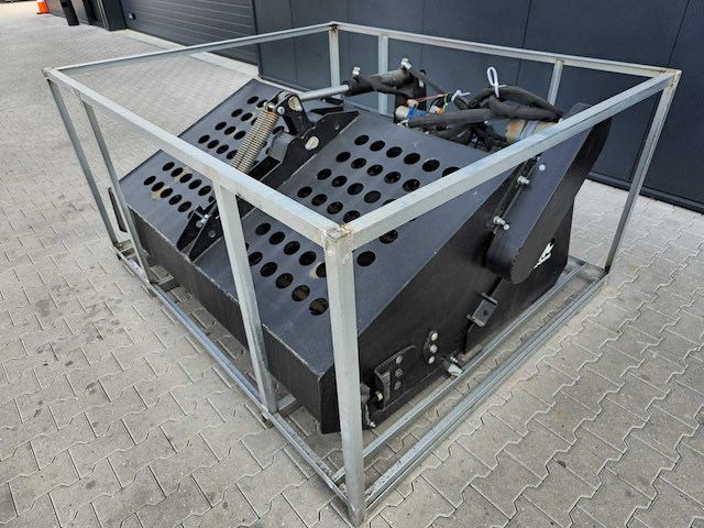 2025 rhino-cross landscape rake ten behoeve van shovel/schranklader - afbeelding 13 van  18