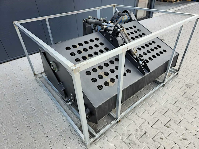 2025 rhino-cross landscape rake ten behoeve van shovel/schranklader - afbeelding 12 van  18