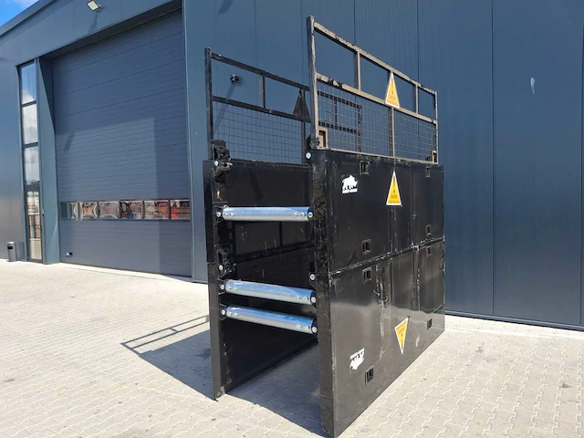 2025 rhino-cross trench shield 300x220x50cm geulscherm/graafscherm - afbeelding 1 van  17