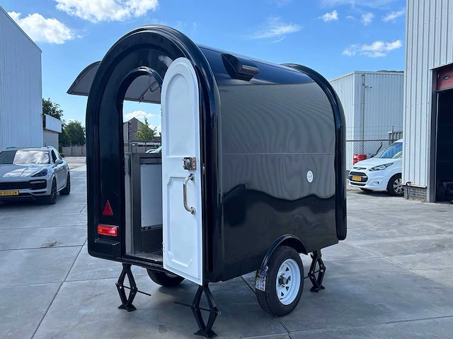 2025 roundtop tune foodtruck - afbeelding 16 van  21