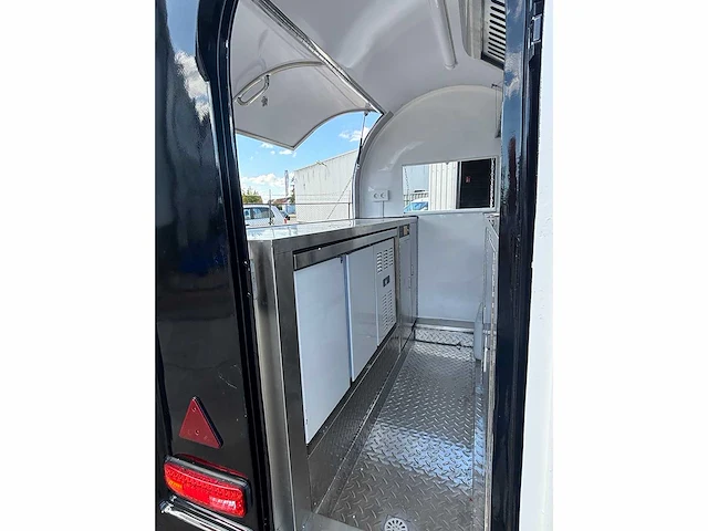 2025 roundtop tune foodtruck - afbeelding 20 van  21
