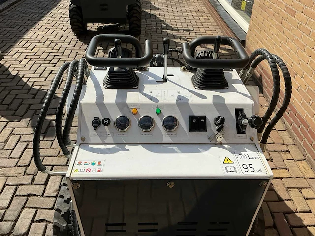 2025 skid steer lrt460 - afbeelding 2 van  16