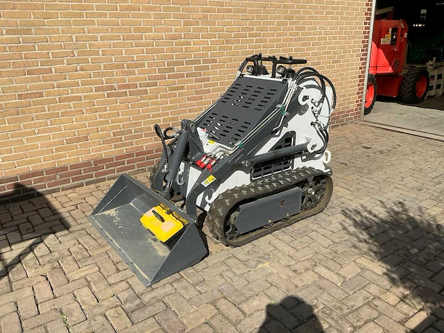 2025 skid steer lrt460 - afbeelding 1 van  16