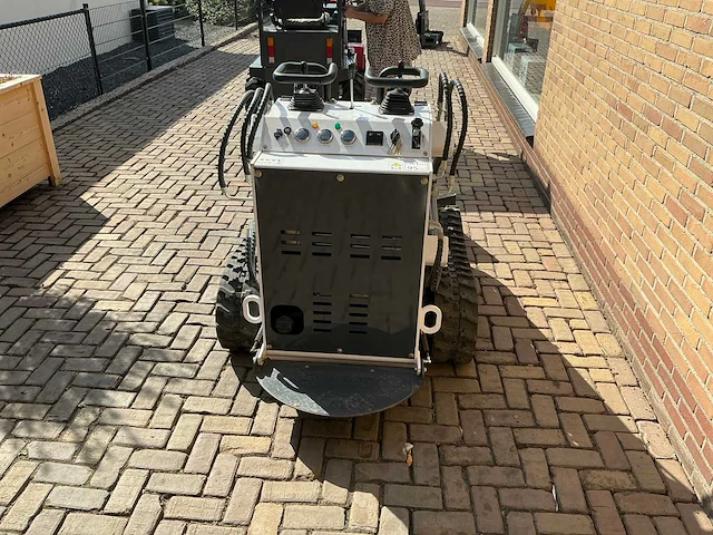 2025 skid steer lrt460 - afbeelding 11 van  16