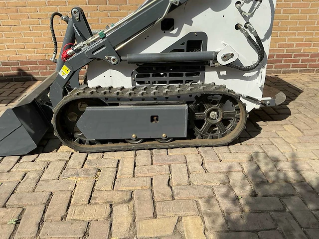 2025 skid steer lrt460 - afbeelding 14 van  16