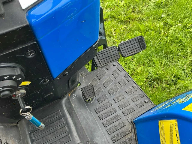2025 solis s26 + minitractor met klepelmaaier - afbeelding 9 van  27