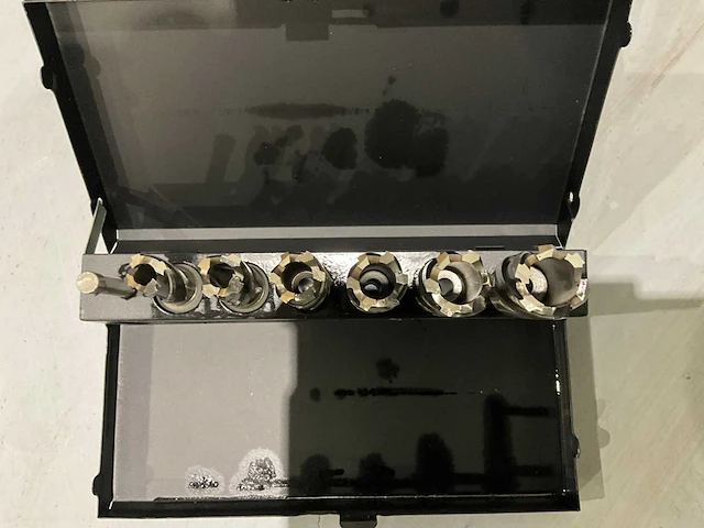 2025 stahlgruppe sg45m magnetische boormachine + 7 delige kernboorset - afbeelding 11 van  21