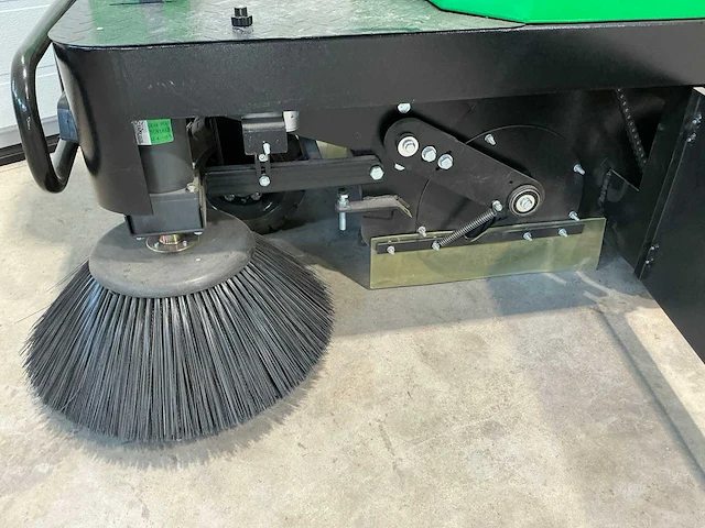 2025 stahlwerk sw1250 zelfrijdende veegmachine - afbeelding 4 van  22