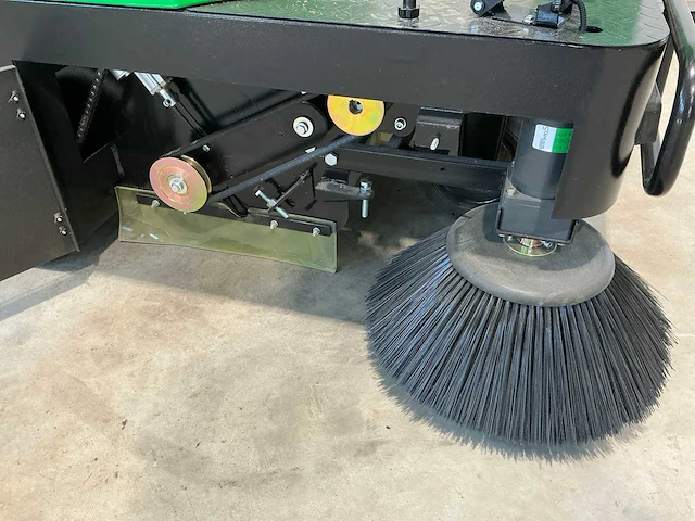 2025 stahlwerk sw1250 zelfrijdende veegmachine - afbeelding 7 van  22