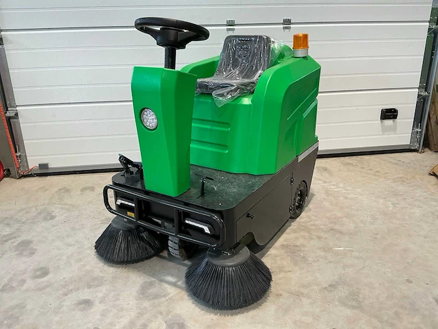 2025 stahlwerk sw1250 zelfrijdende veegmachine - afbeelding 1 van  22