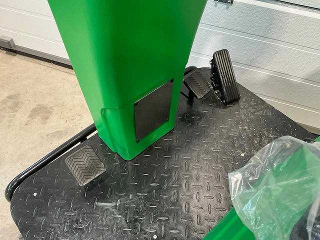 2025 stahlwerk sw1250 zelfrijdende veegmachine - afbeelding 8 van  22