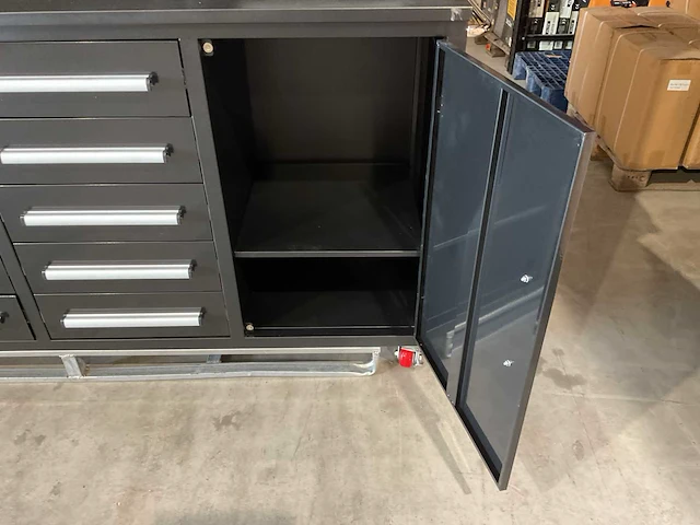 2025 stahlworks 7-18-01c zwart / zilver handvat gereedschapkast verrijdbaar - afbeelding 14 van  16