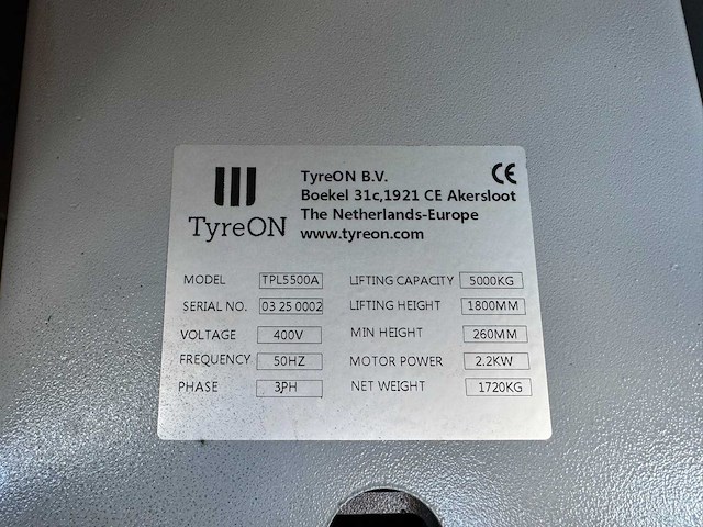 2025 tyreon tpl5500a - 4 koloms uitlijnhefbrug 5t met lucht hydraulische rolkrik (2,5t) en led rijbaanverlichting - afbeelding 16 van  16