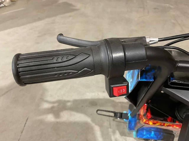 2025 ultra motocross 250w bl/or elektrische drift trike - afbeelding 4 van  14