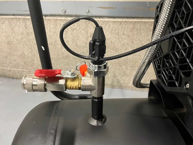 2025 umt ac770-40 40 liter hogedrukcompressor - afbeelding 12 van  13