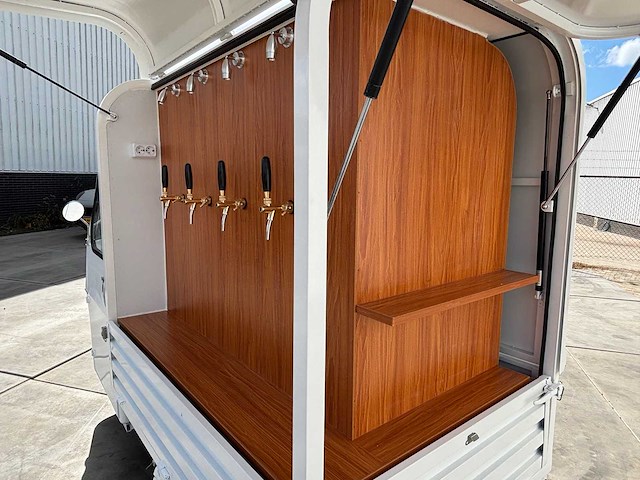 2025 vespa tuktuk ape e-scooter foodtruck - afbeelding 21 van  21