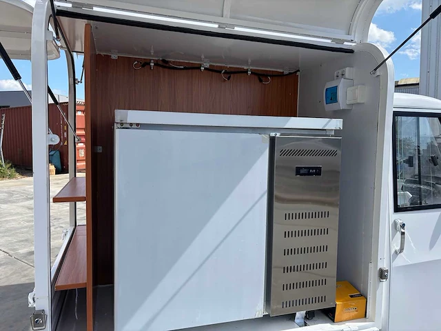 2025 vespa tuktuk ape e-scooter foodtruck - afbeelding 9 van  21