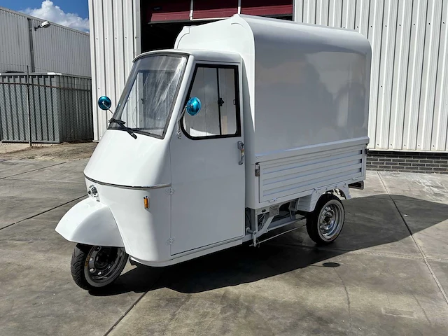 2025 vespa tuktuk ape e-scooter foodtruck - afbeelding 12 van  21