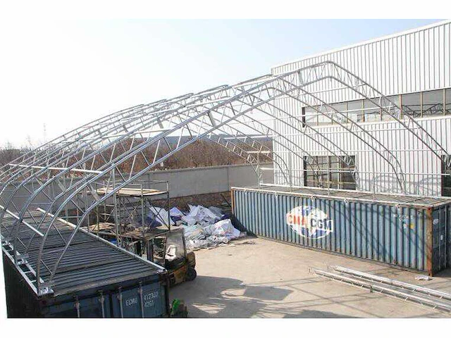 2025 vtc 12x15,25x7,32 meter 900 g/m2 opslag shelter voor op 2 x 40ft container - afbeelding 3 van  6