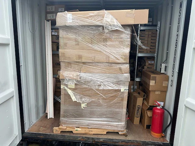 20ft opslagcontainers met grote partij ongebruikt ict materiaal (5x) - afbeelding 20 van  37