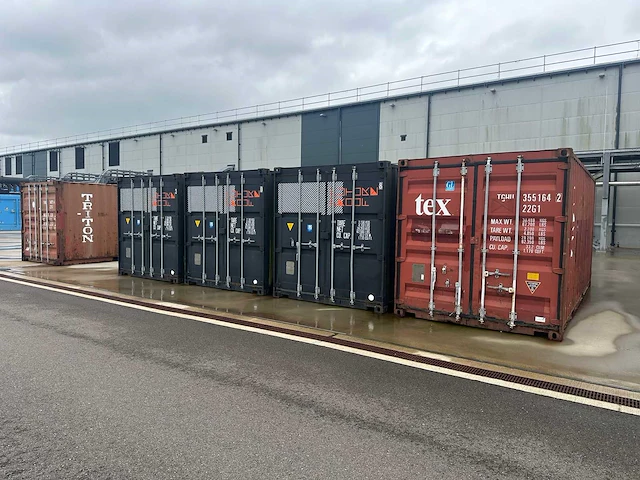 20ft opslagcontainers met grote partij ongebruikt ict materiaal (5x) - afbeelding 35 van  37