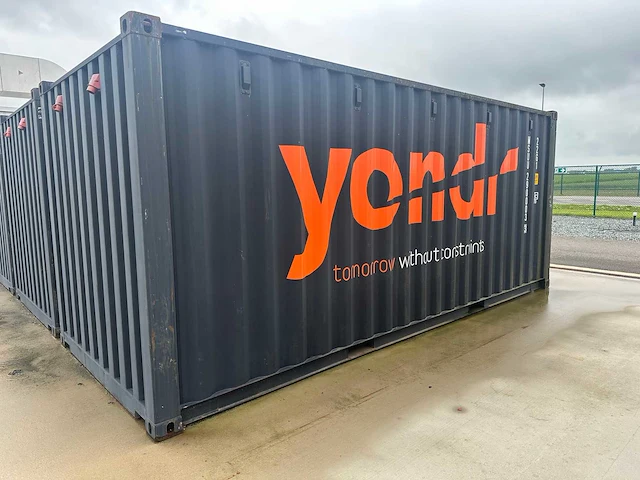 20ft opslagcontainers met grote partij ongebruikt ict materiaal (5x) - afbeelding 36 van  37
