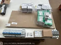 20x schakelmateriaal w.o. differentieelschakelaars basetech, hager, eaton - afbeelding 1 van  10