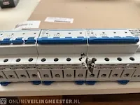 20x schakelmateriaal w.o. differentieelschakelaars basetech, hager, eaton - afbeelding 6 van  10