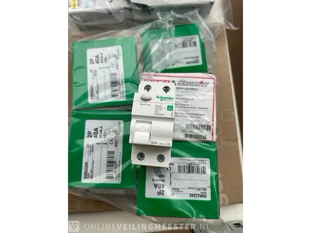 20x schakelmateriaal w.o. differentieelschakelaars basetech, hager, eaton - afbeelding 10 van  10