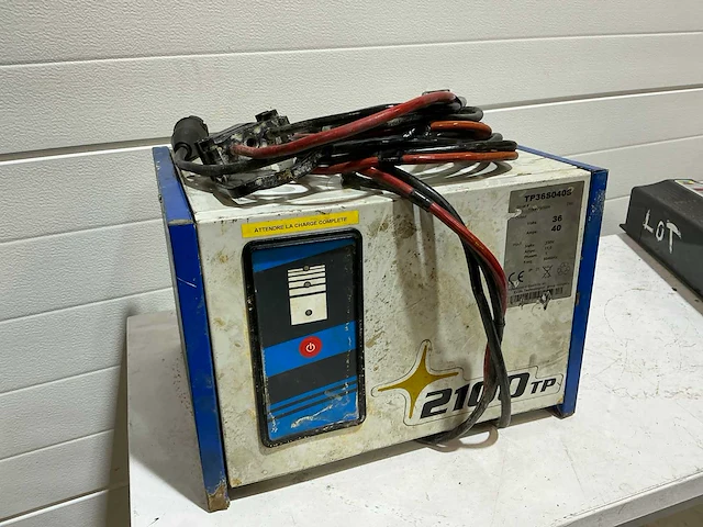 2100tp tp36s040s acculader - afbeelding 2 van  6