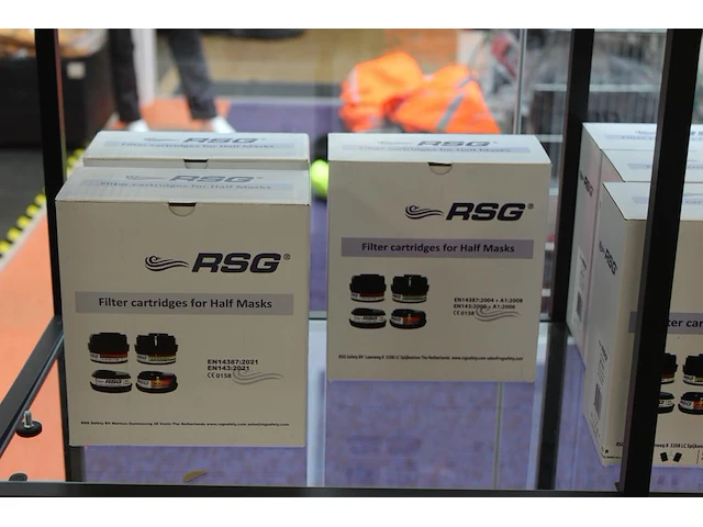 22 half gezichtsmasker rsg 200 series smnl incl. ca. 60 filtercartridges - afbeelding 4 van  4