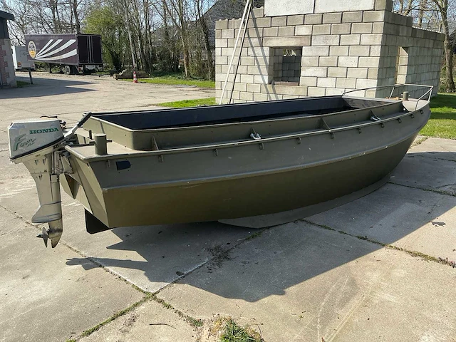 22 militaire transportboot - afbeelding 17 van  22