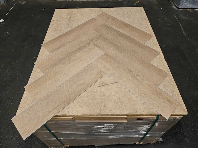 23 m2 pvc spc click visgraat - 610 x 150 x 4 mm - afbeelding 2 van  3