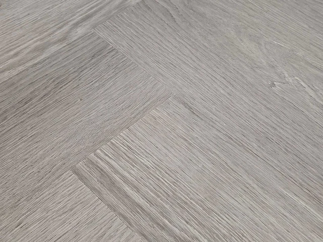 23 m2 pvc spc click visgraat - 650 x 150 x 5 mm - afbeelding 1 van  3