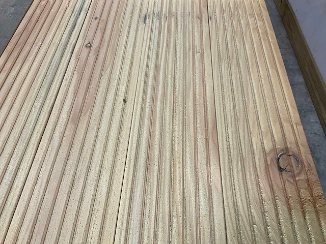 23,1 m² douglas semi-ribbel - vlonderplank 550x14x2,5 cm - afbeelding 2 van  6