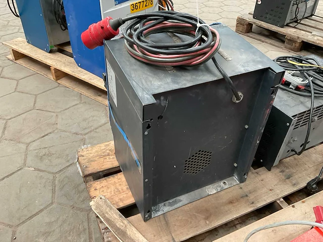 23gfa48v060lha acculader - afbeelding 4 van  5